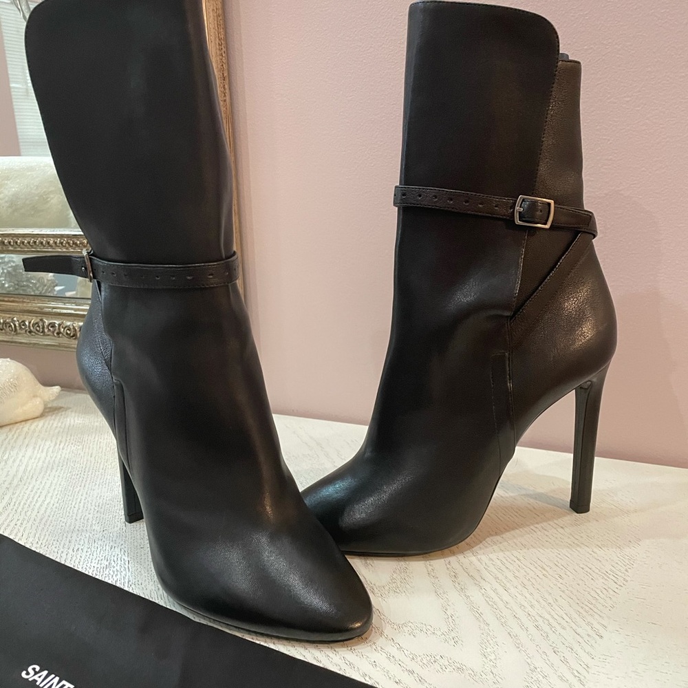 Saint Laurent Mica 105 Boots. - Picture 12 of 12